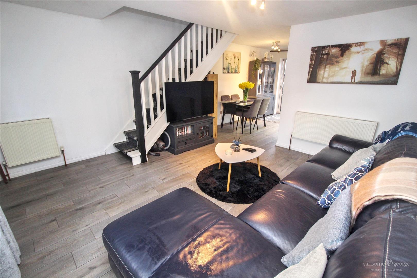 3 bed property in Pemberton Gardens, Reading